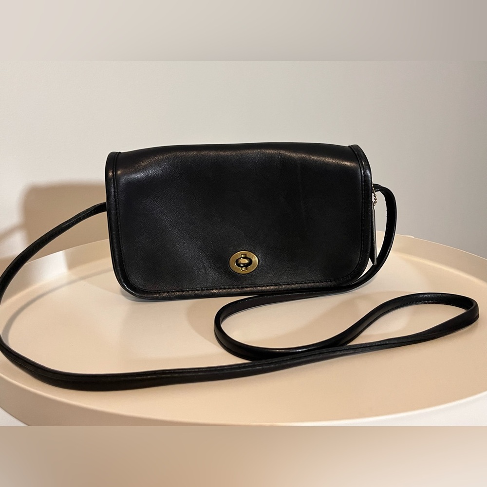 Vintage Coach smallcrossbody